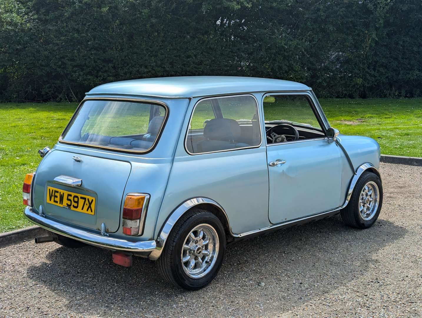 <p>1982 AUSTIN MINI 1000 HLE</p>