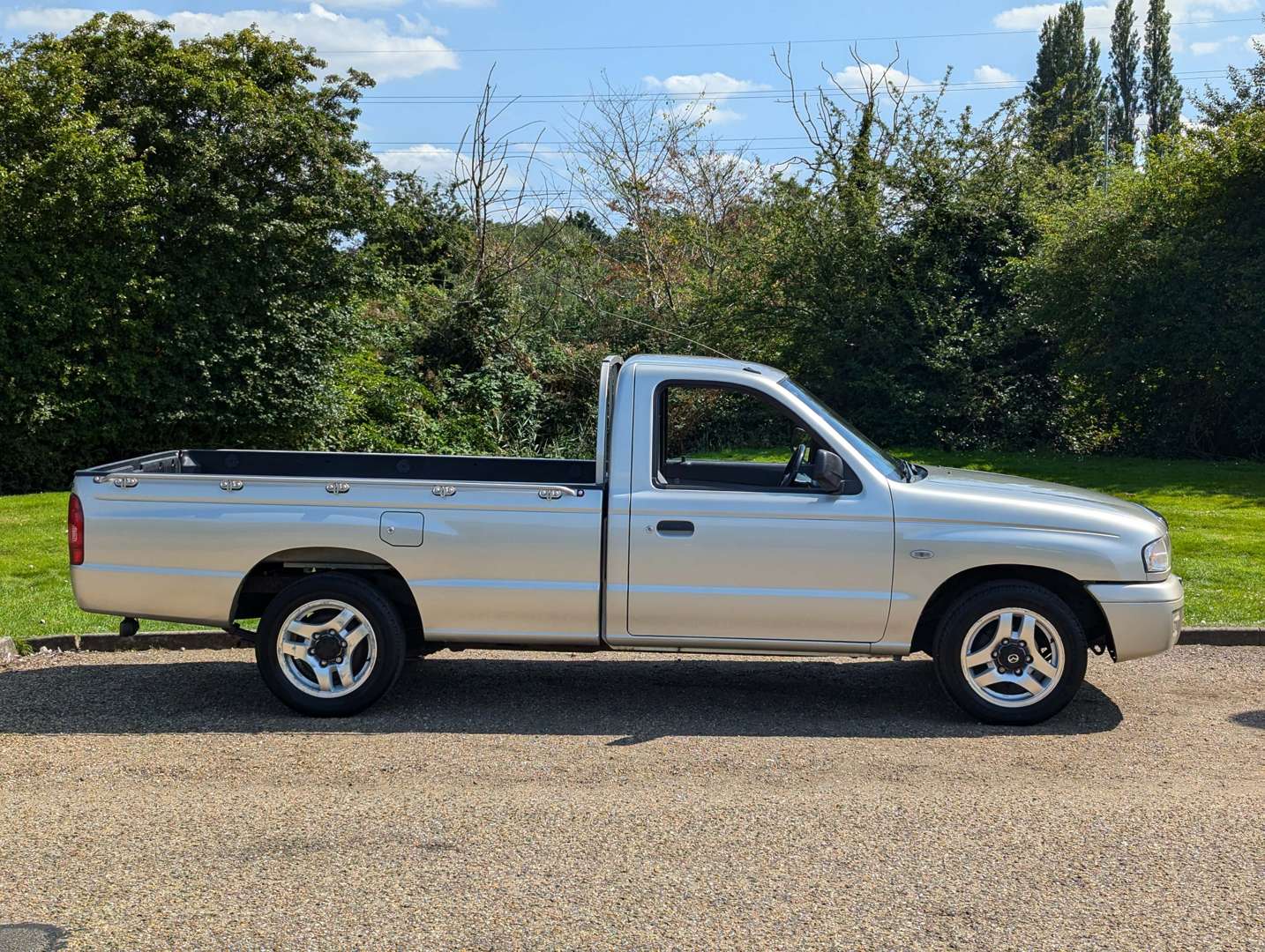 <p>2005 MAZDA B-SERIES 2500 SINGLE CAB PICK-UP</p>