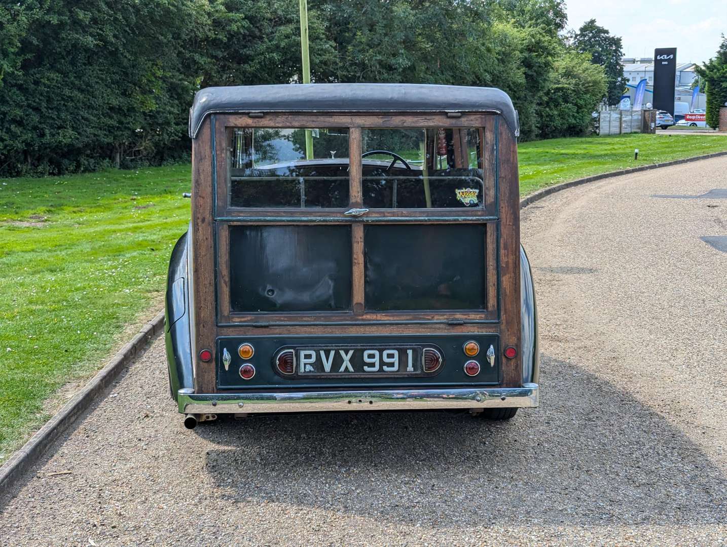 <p>1947 BENTLEY MKIV ESTATE&nbsp;</p>