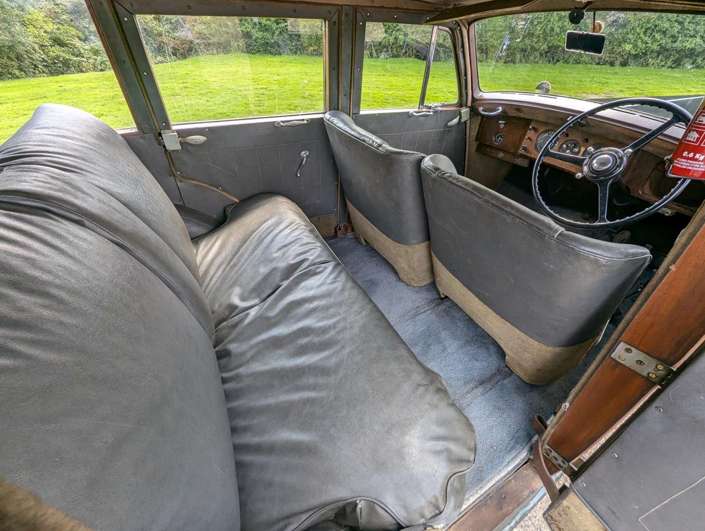 <p>1947 BENTLEY MKVI ESTATE&nbsp;</p>