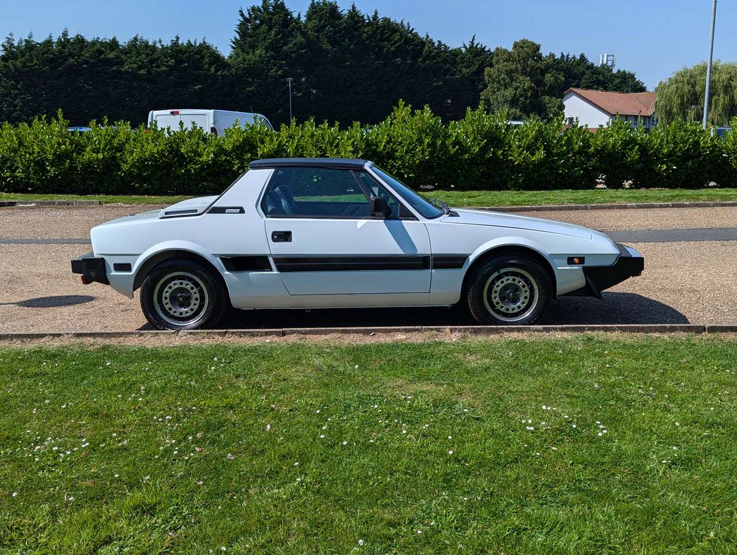 <p>1988 FIAT (BERTONE) X1/9</p>