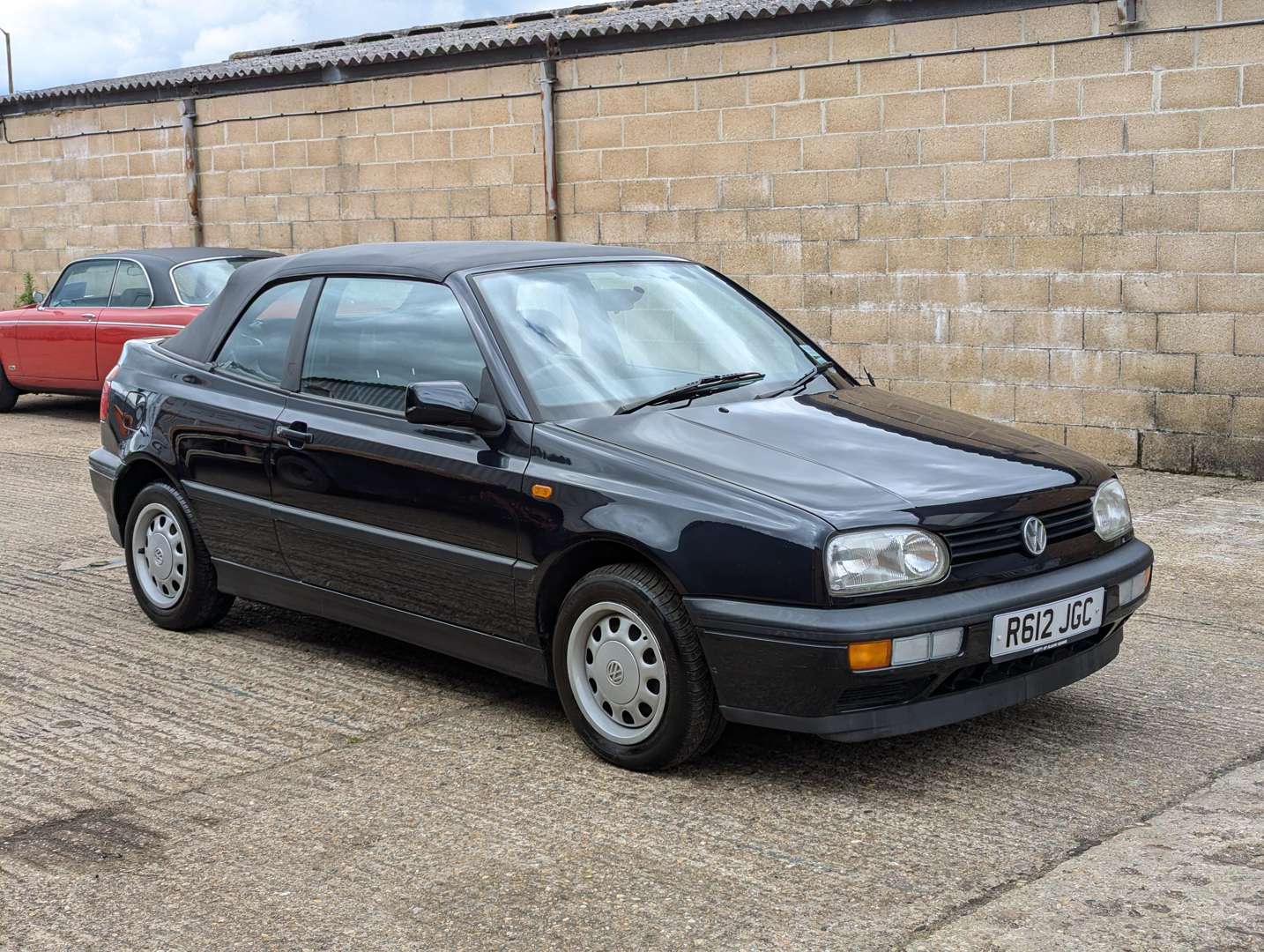 <p>1997 VW GOLF 1.8 CABRIOLET AUTO</p>