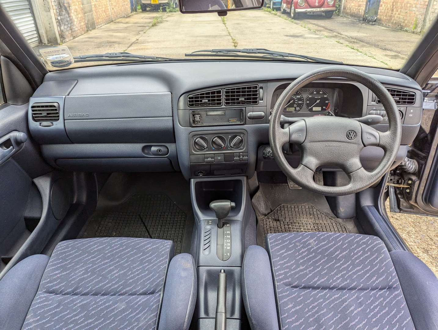 <p>1997 VW GOLF 1.8 CABRIOLET AUTO</p>