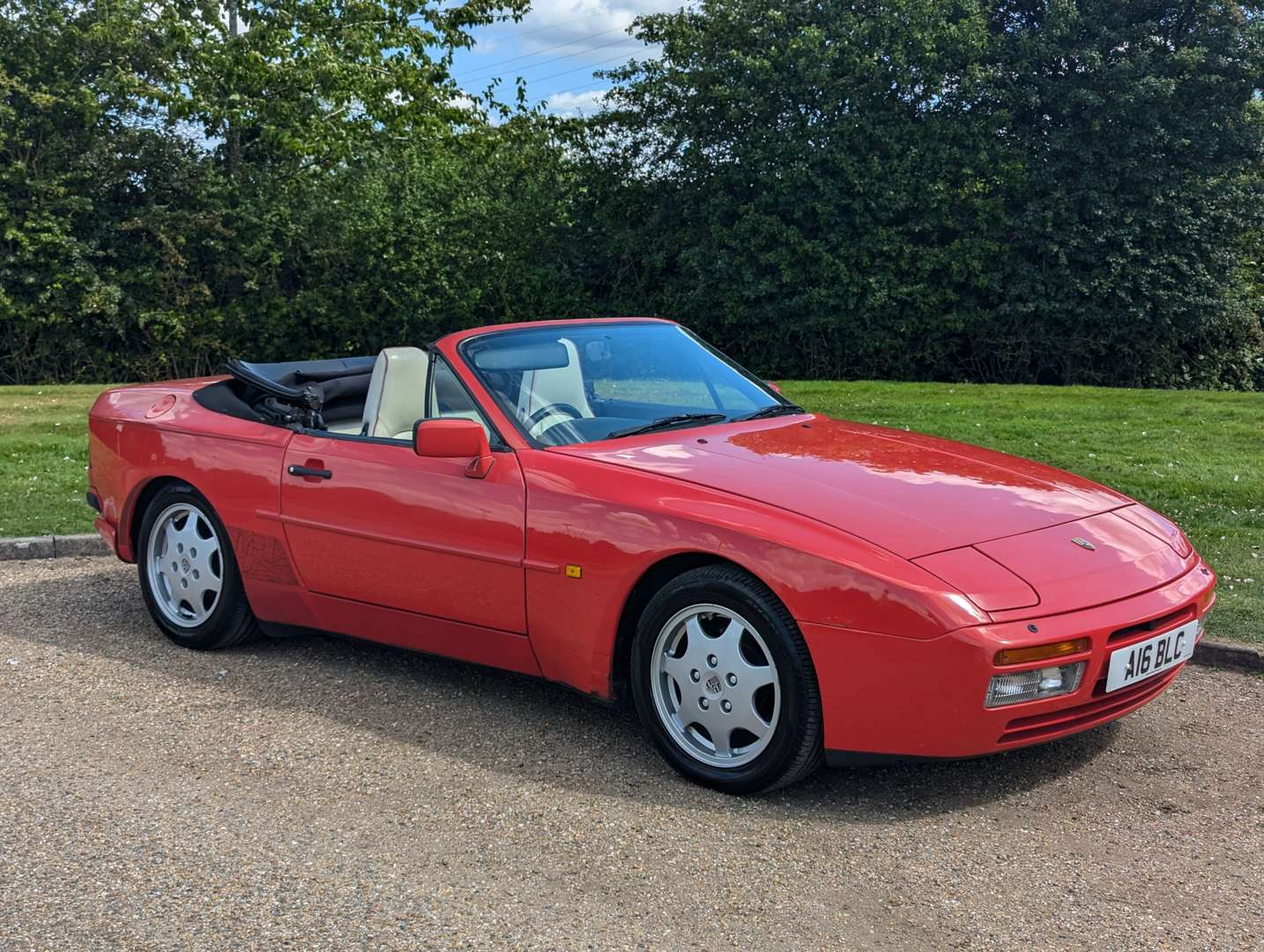 <p>1990 PORSCHE 944 S2 CABRIOLET&nbsp;</p>