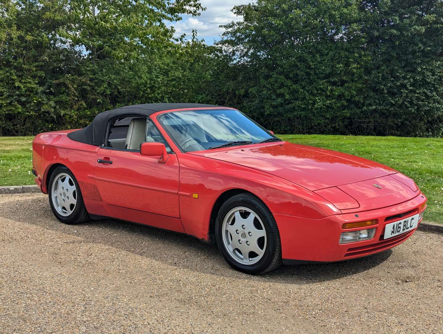 <p>1990 PORSCHE 944 S2 CABRIOLET&nbsp;</p>