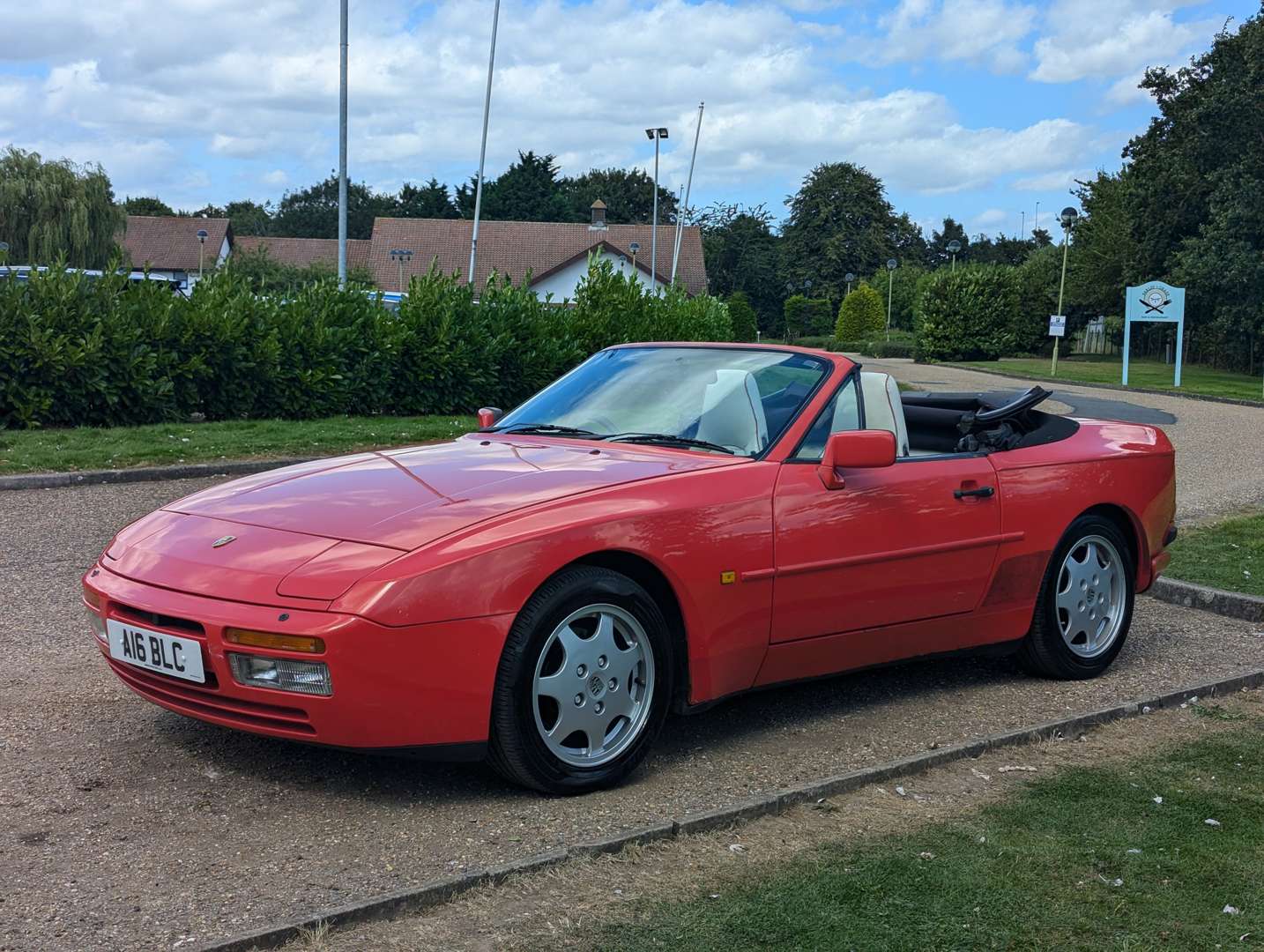 <p>1990 PORSCHE 944 S2 CABRIOLET&nbsp;</p>