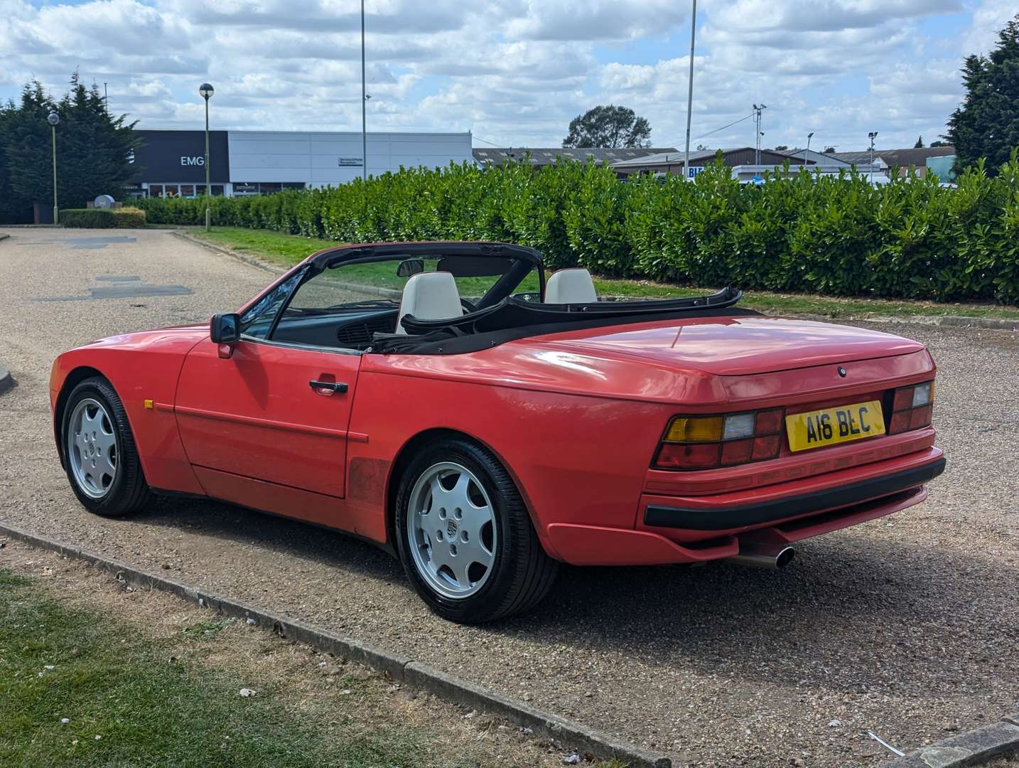 <p>1990 PORSCHE 944 S2 CABRIOLET&nbsp;</p>