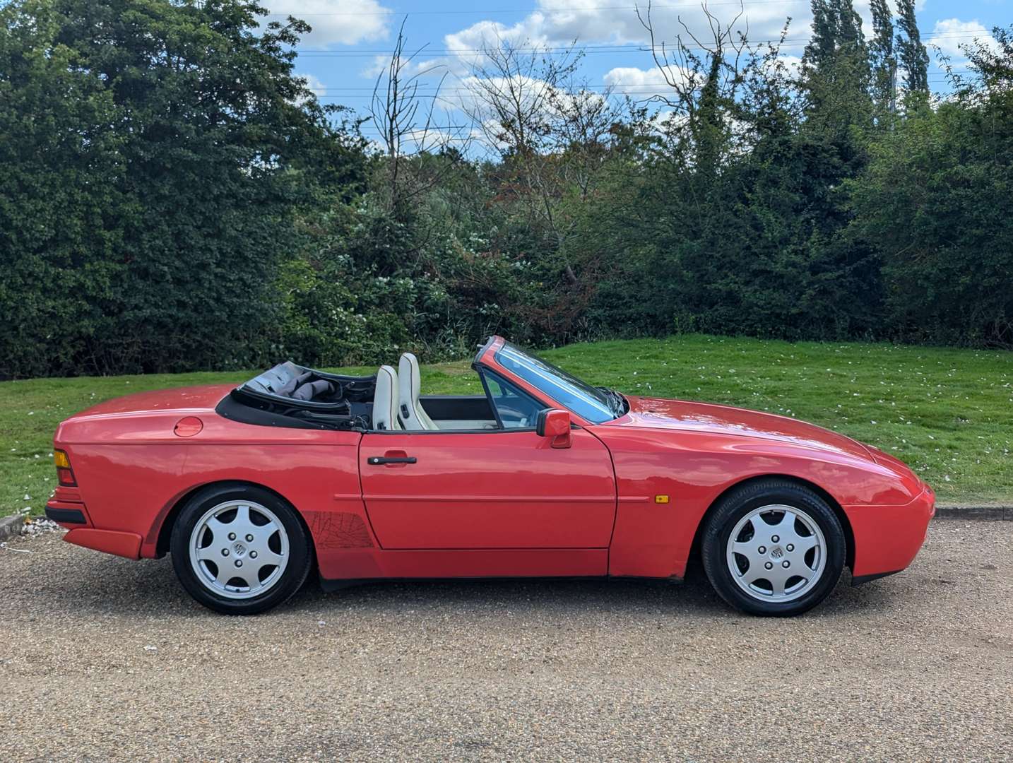 <p>1990 PORSCHE 944 S2 CABRIOLET&nbsp;</p>