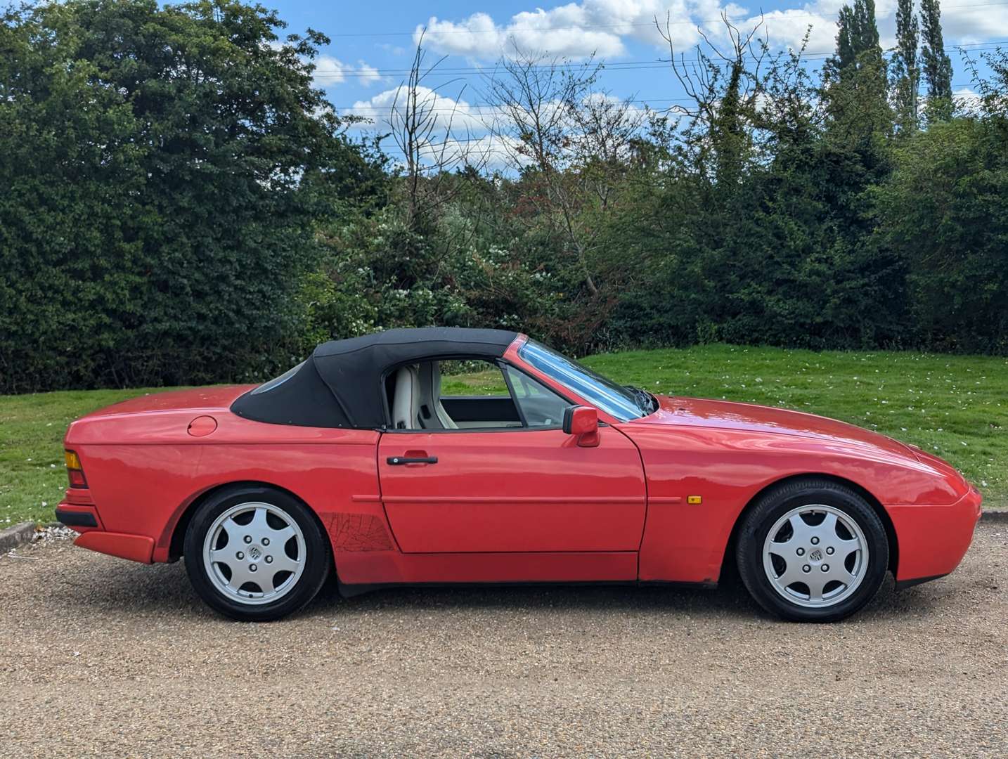 <p>1990 PORSCHE 944 S2 CABRIOLET&nbsp;</p>