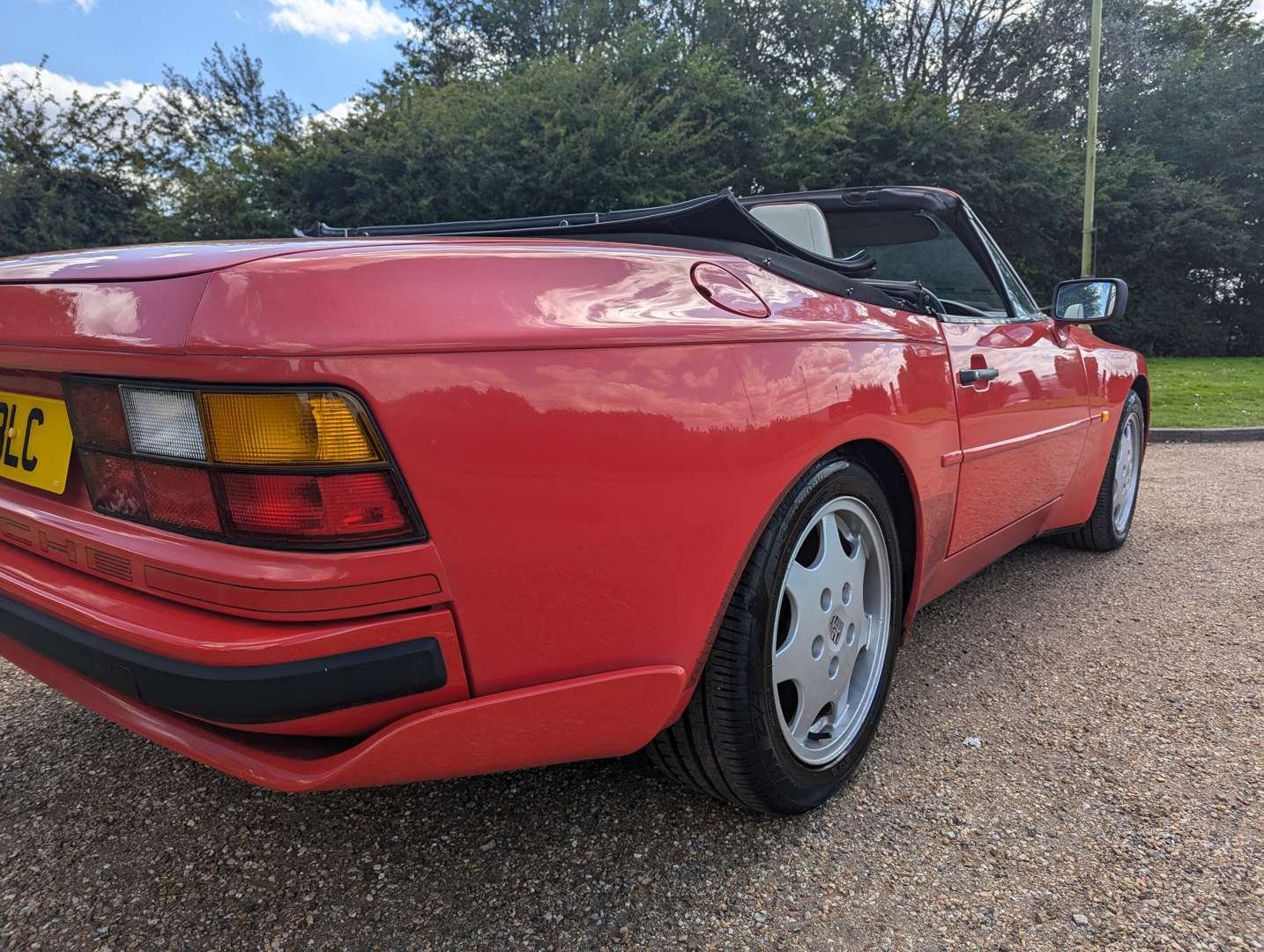 <p>1990 PORSCHE 944 S2 CABRIOLET&nbsp;</p>