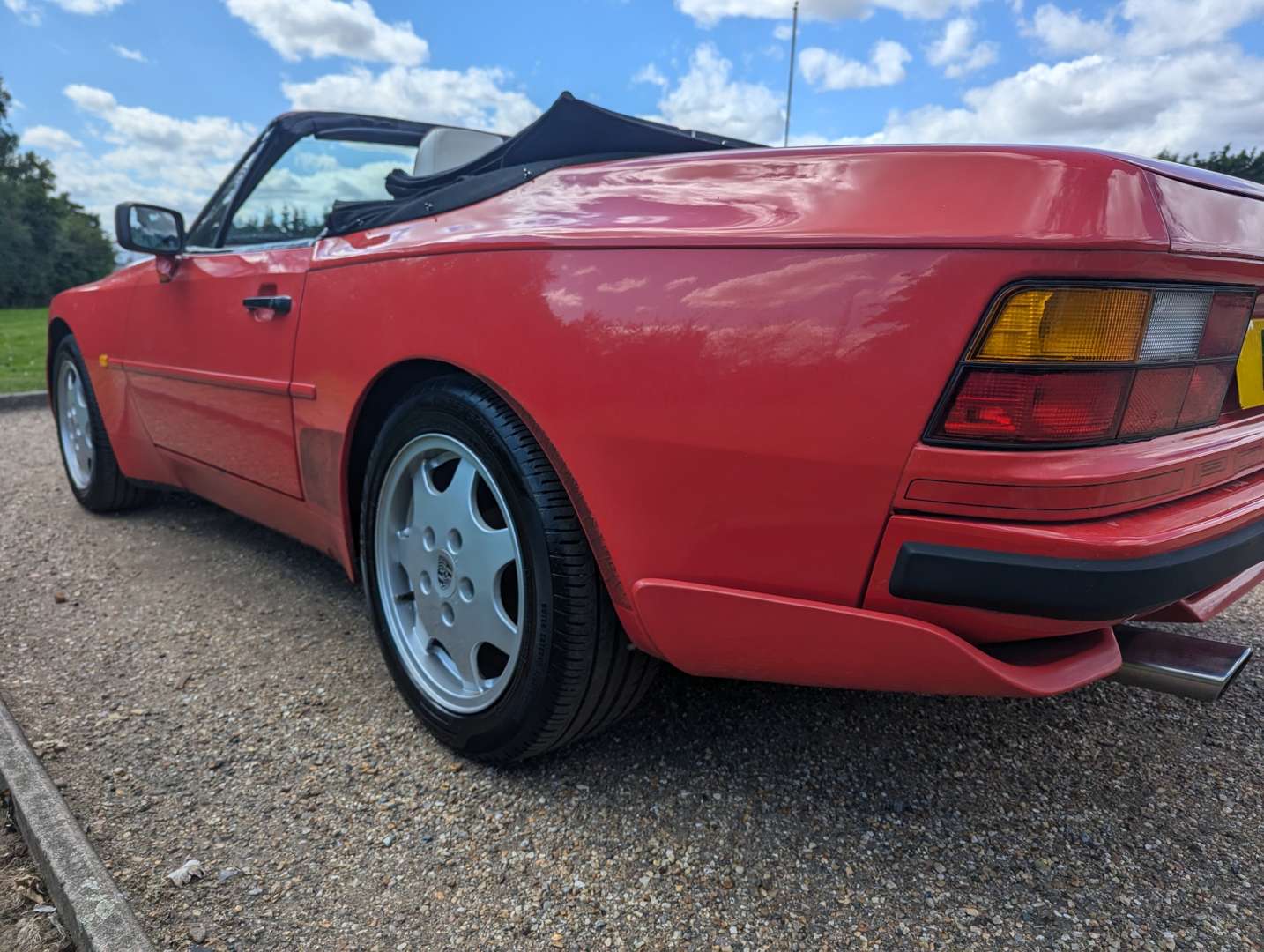 <p>1990 PORSCHE 944 S2 CABRIOLET&nbsp;</p>