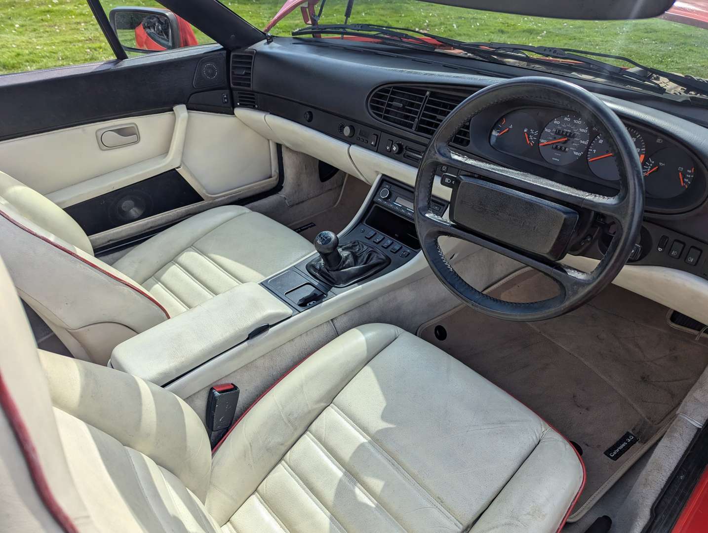 <p>1990 PORSCHE 944 S2 CABRIOLET&nbsp;</p>