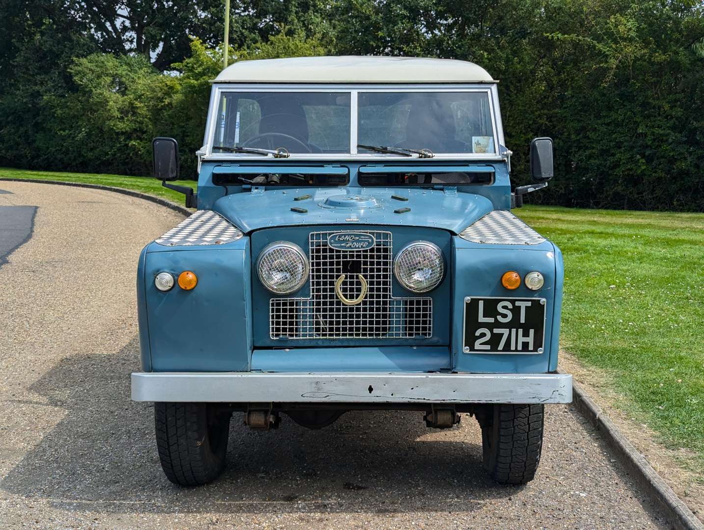 <p>1969 LAND ROVER 2A PICK-UP</p>