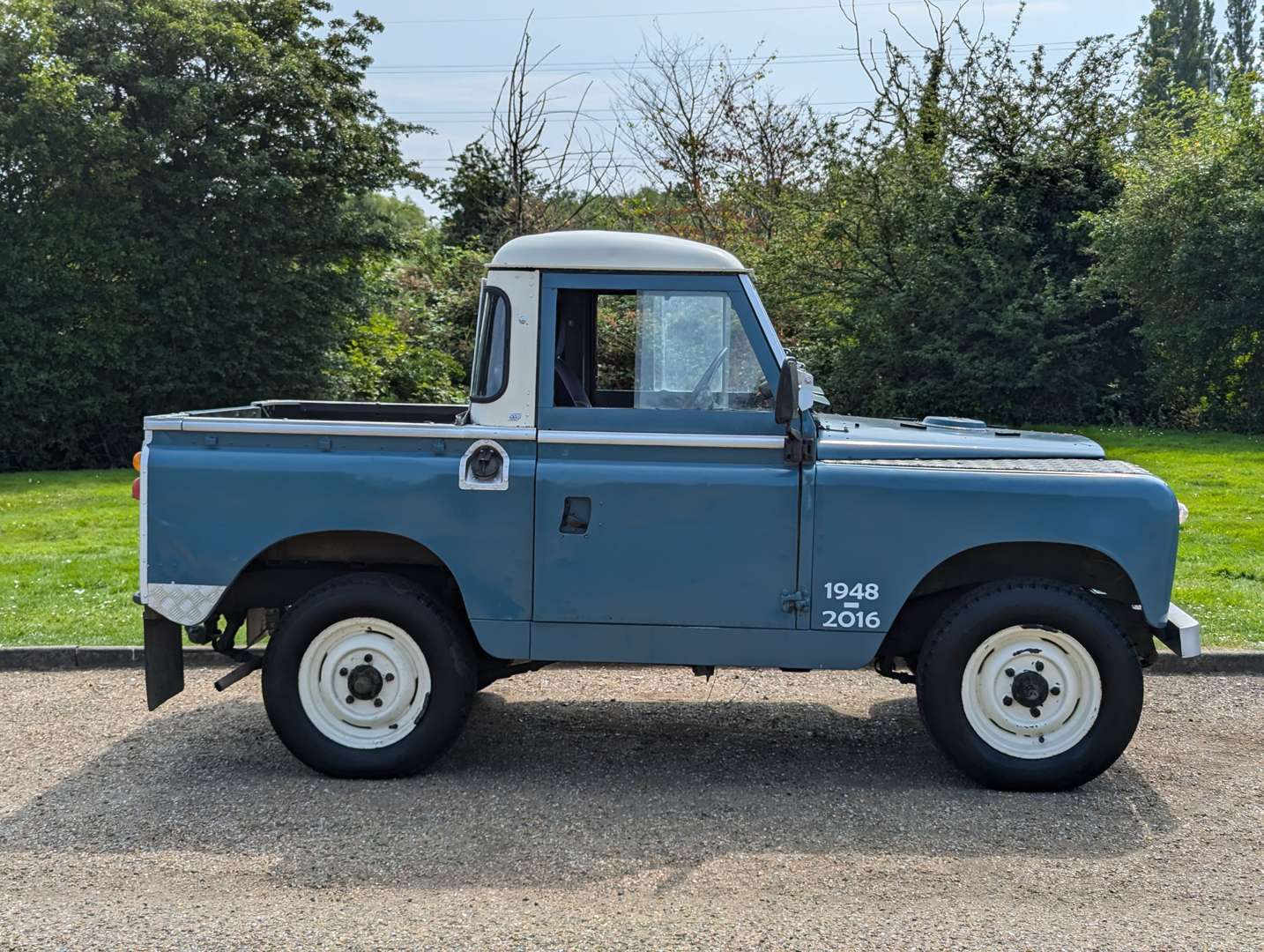 <p>1969 LAND ROVER 2A PICK-UP</p>