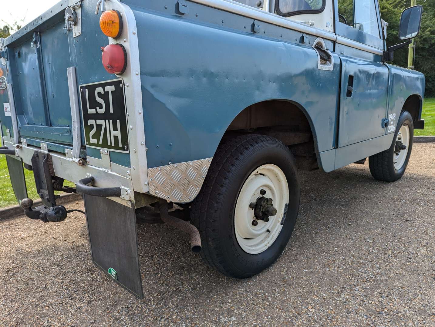 <p>1969 LAND ROVER 2A PICK-UP</p>