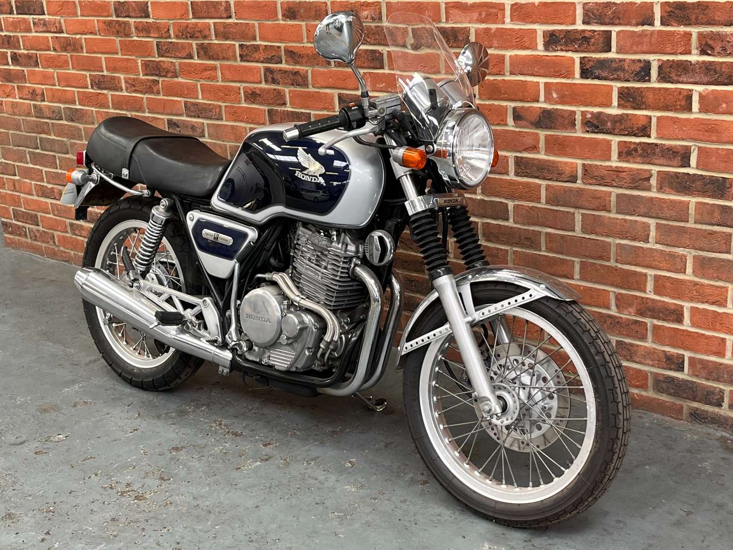 <p>1987 HONDA GB400 TT SPECIAL EDITION&nbsp;</p>