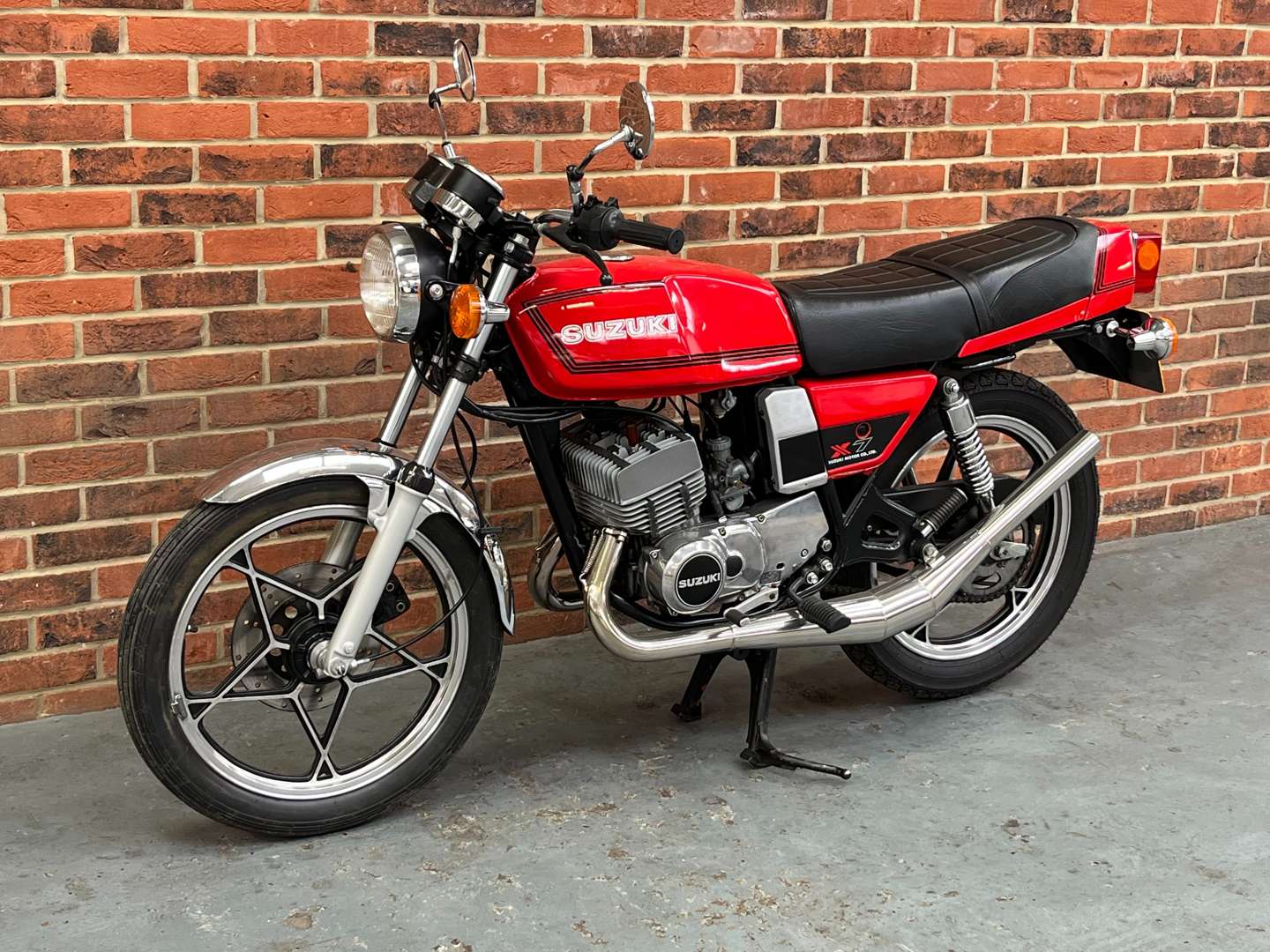 <p>1981 SUZUKI GT250 X7</p>