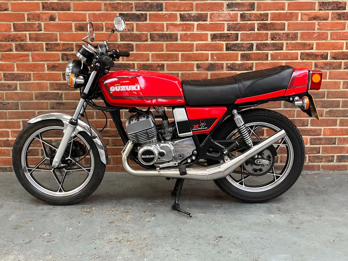 <p>1981 SUZUKI GT250 X7</p>