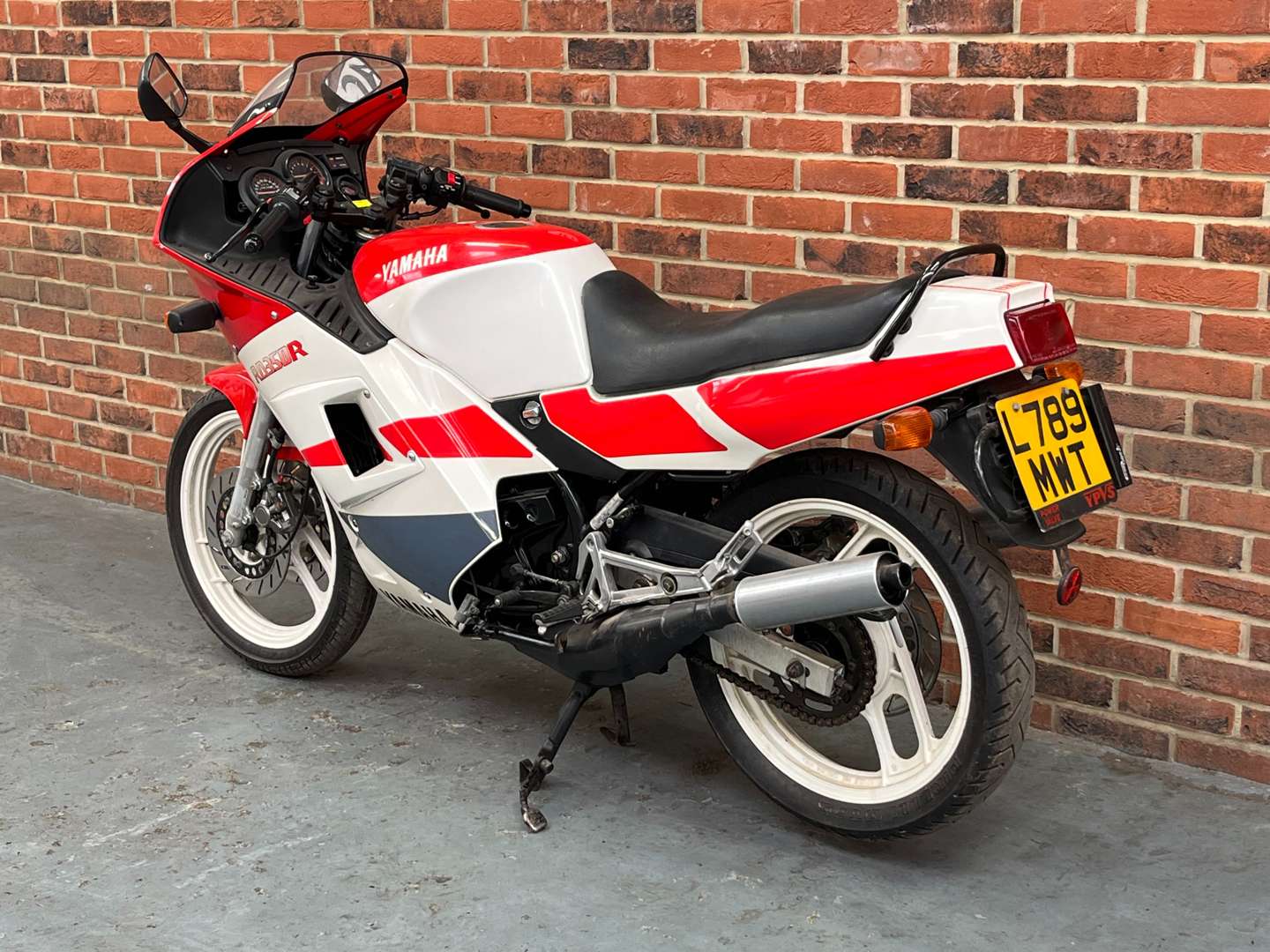 <p>1994 YAMAHA RD 350 R&nbsp;</p>