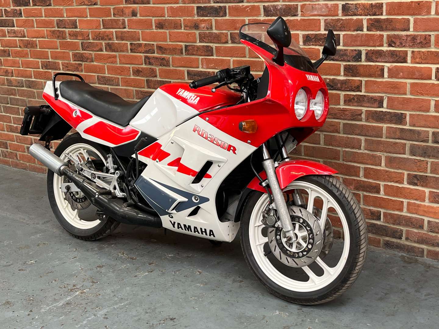 <p>1994 YAMAHA RD 350 R&nbsp;</p>