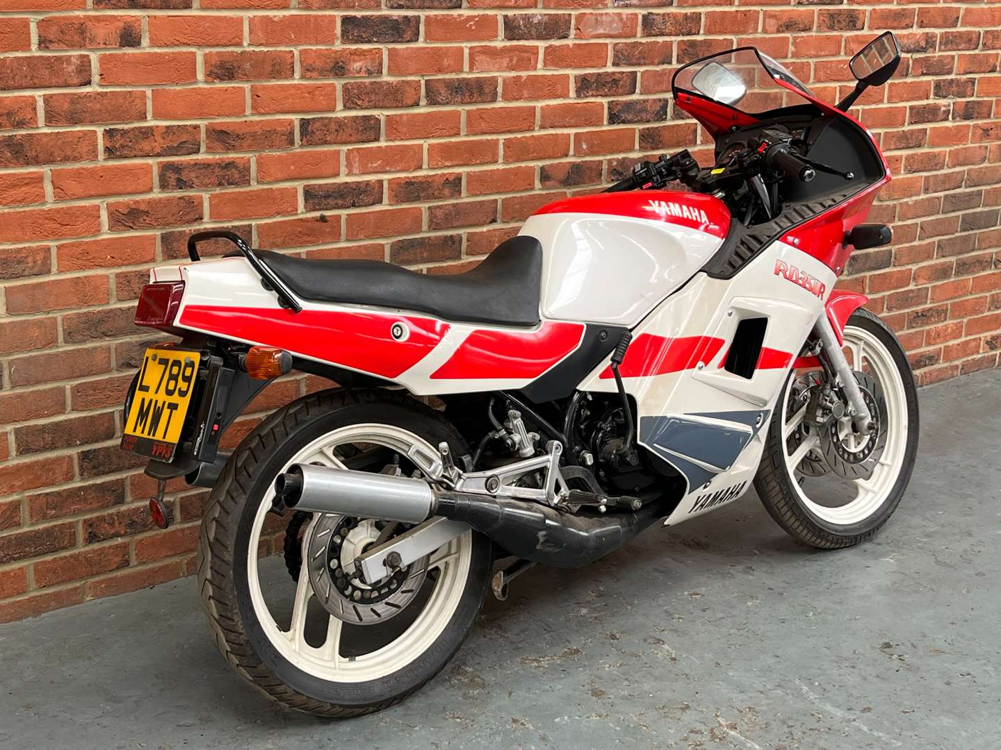 <p>1994 YAMAHA RD 350 R&nbsp;</p>