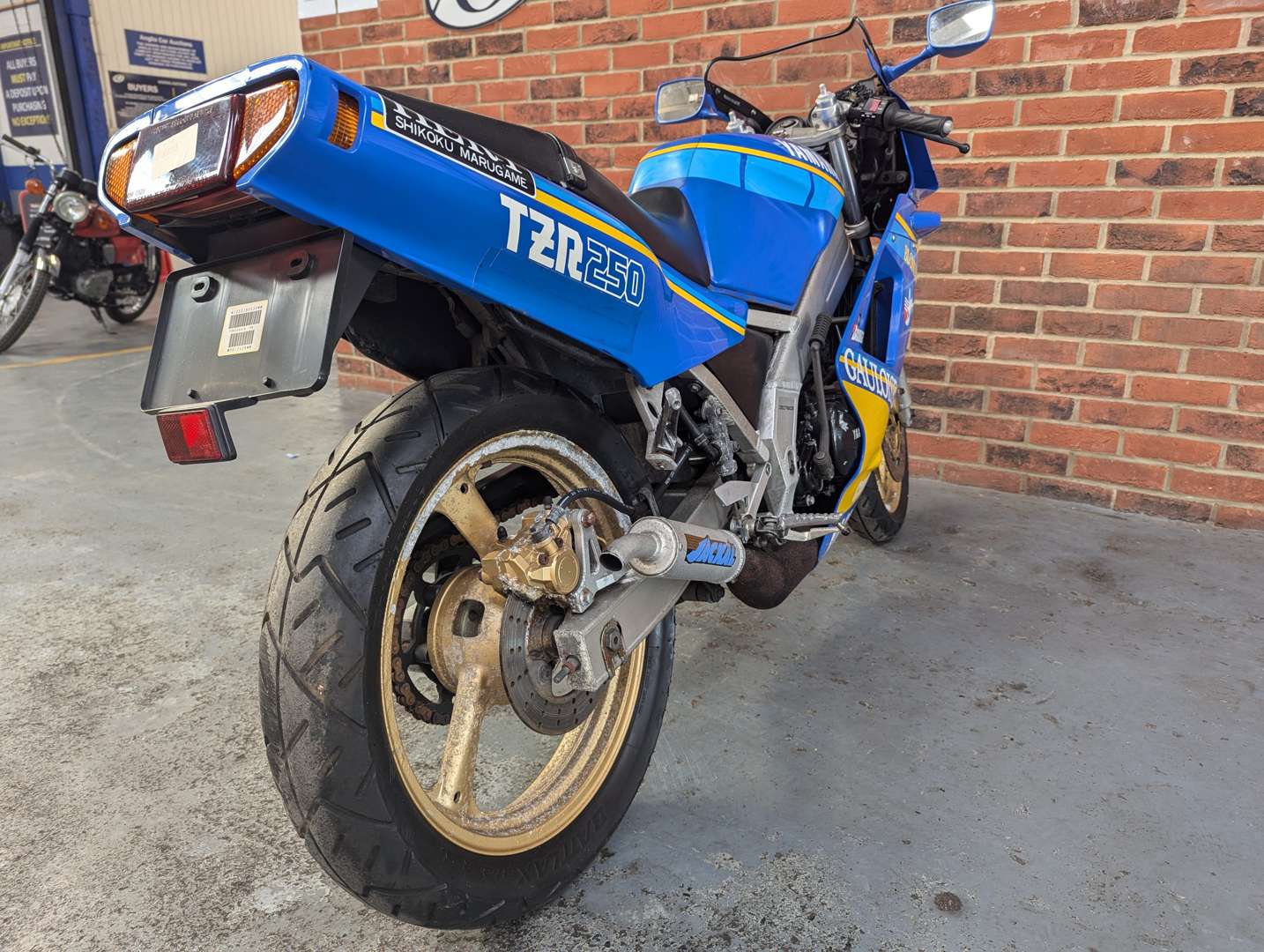 <p>1991 YAMAHA TZR 250&nbsp;</p>