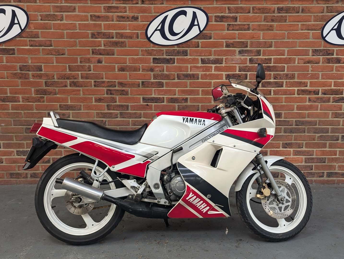 <p>1994 YAMAHA TZR 125</p>