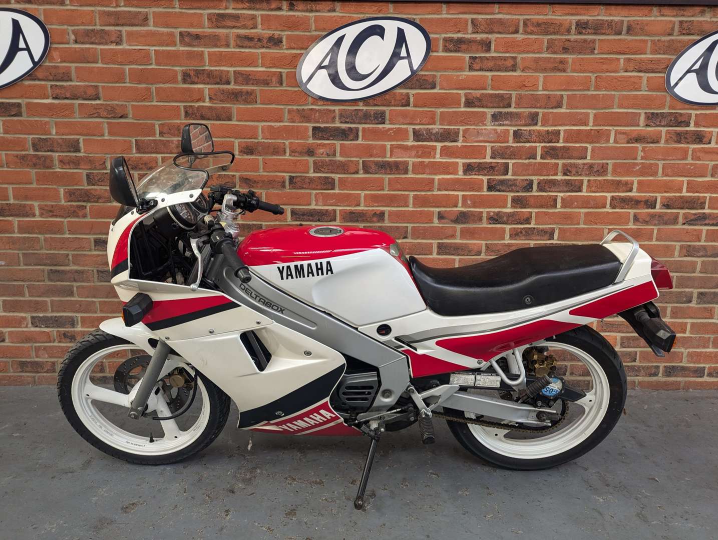 <p>1994 YAMAHA TZR 125</p>