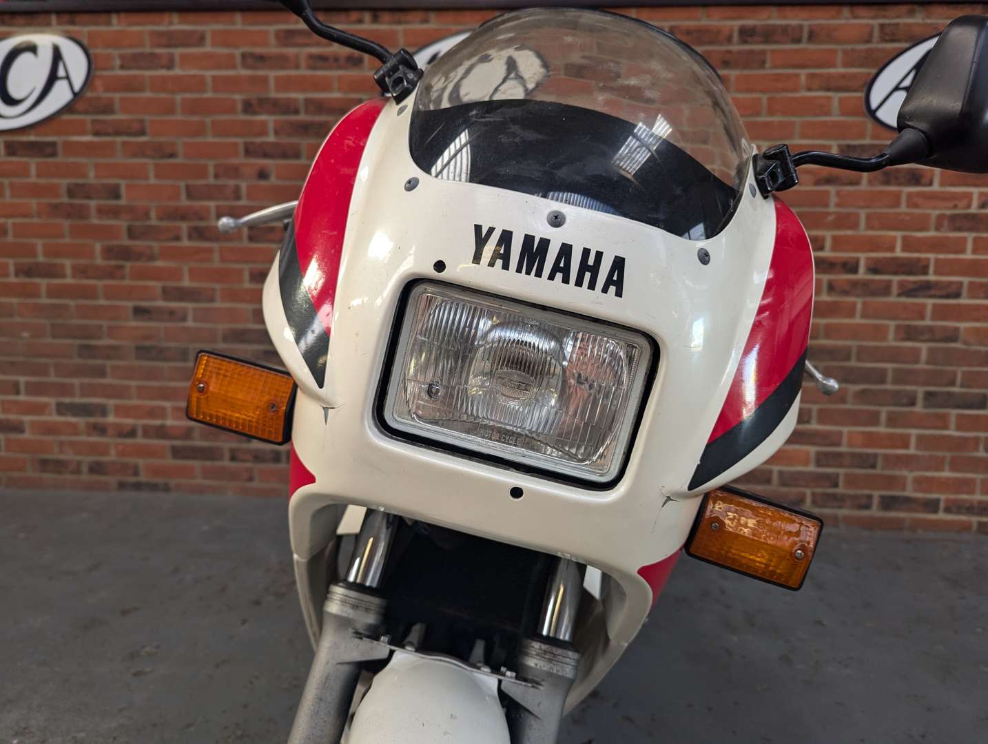 <p>1994 YAMAHA TZR 125</p>