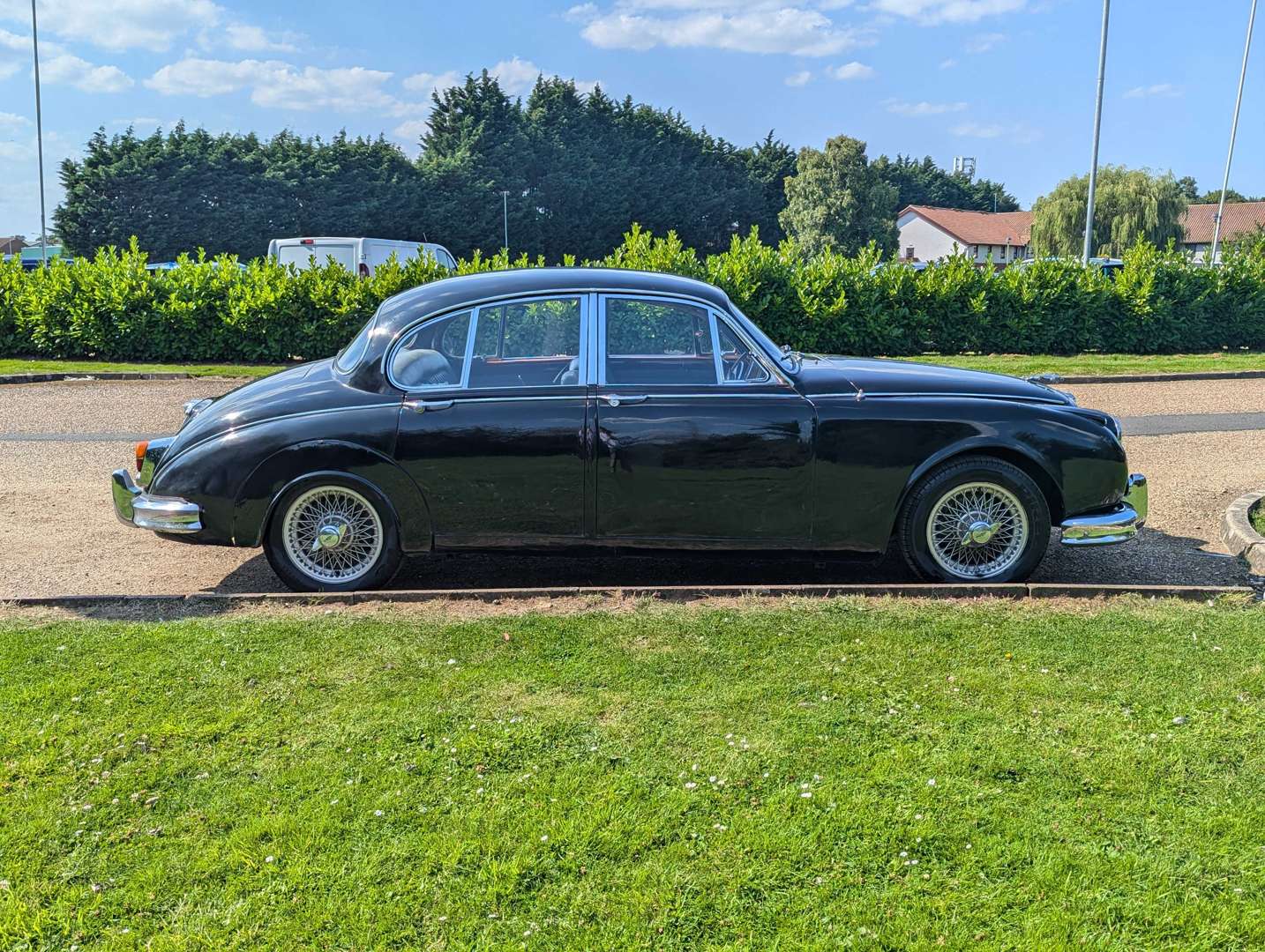 <p>1964 JAGUAR MKII 3.8 M.O.D</p>