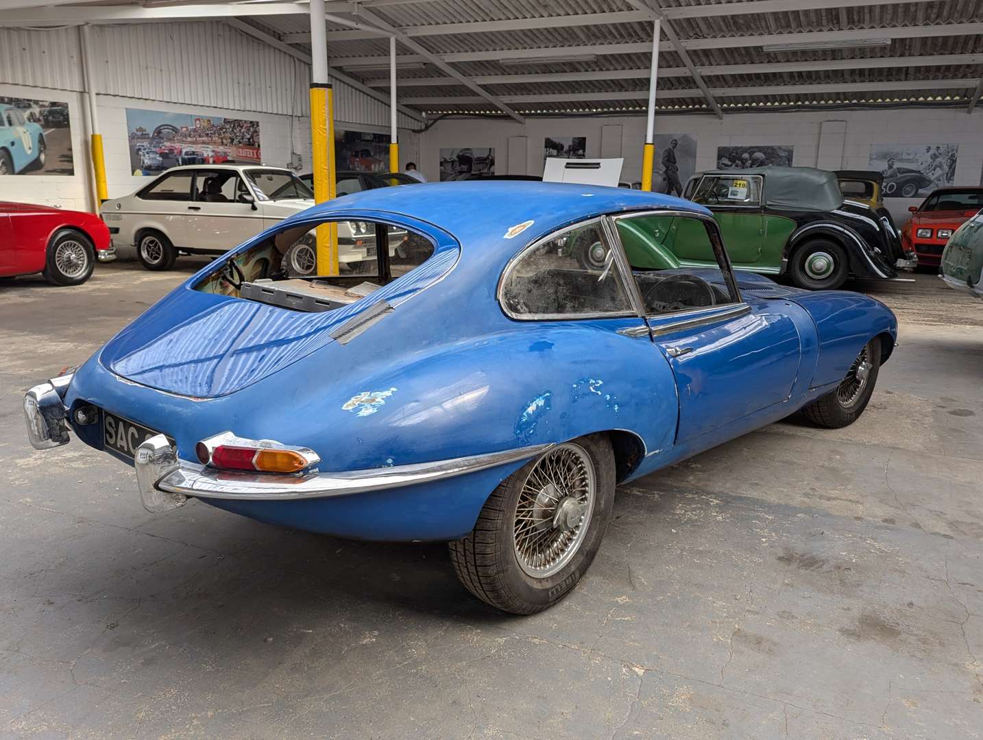 <p>1968 JAGUAR E-TYPE 4.2 2+2 SERIES 1.5</p>