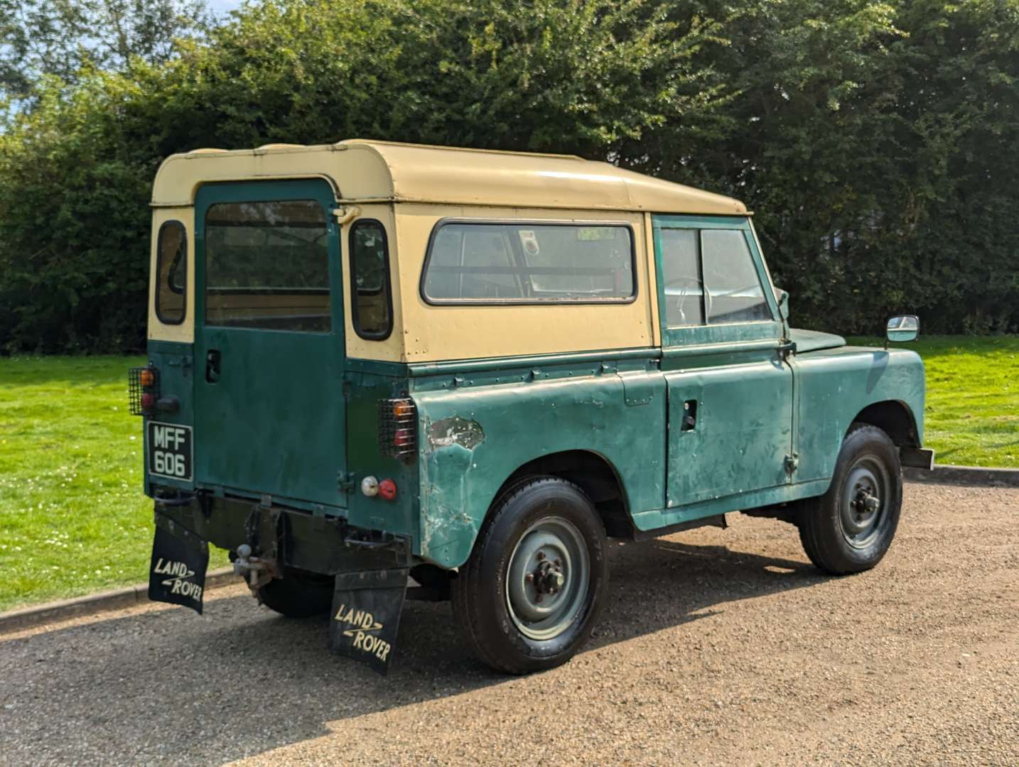 <p>1959 LAND ROVER SERIES II SWB&nbsp;</p>