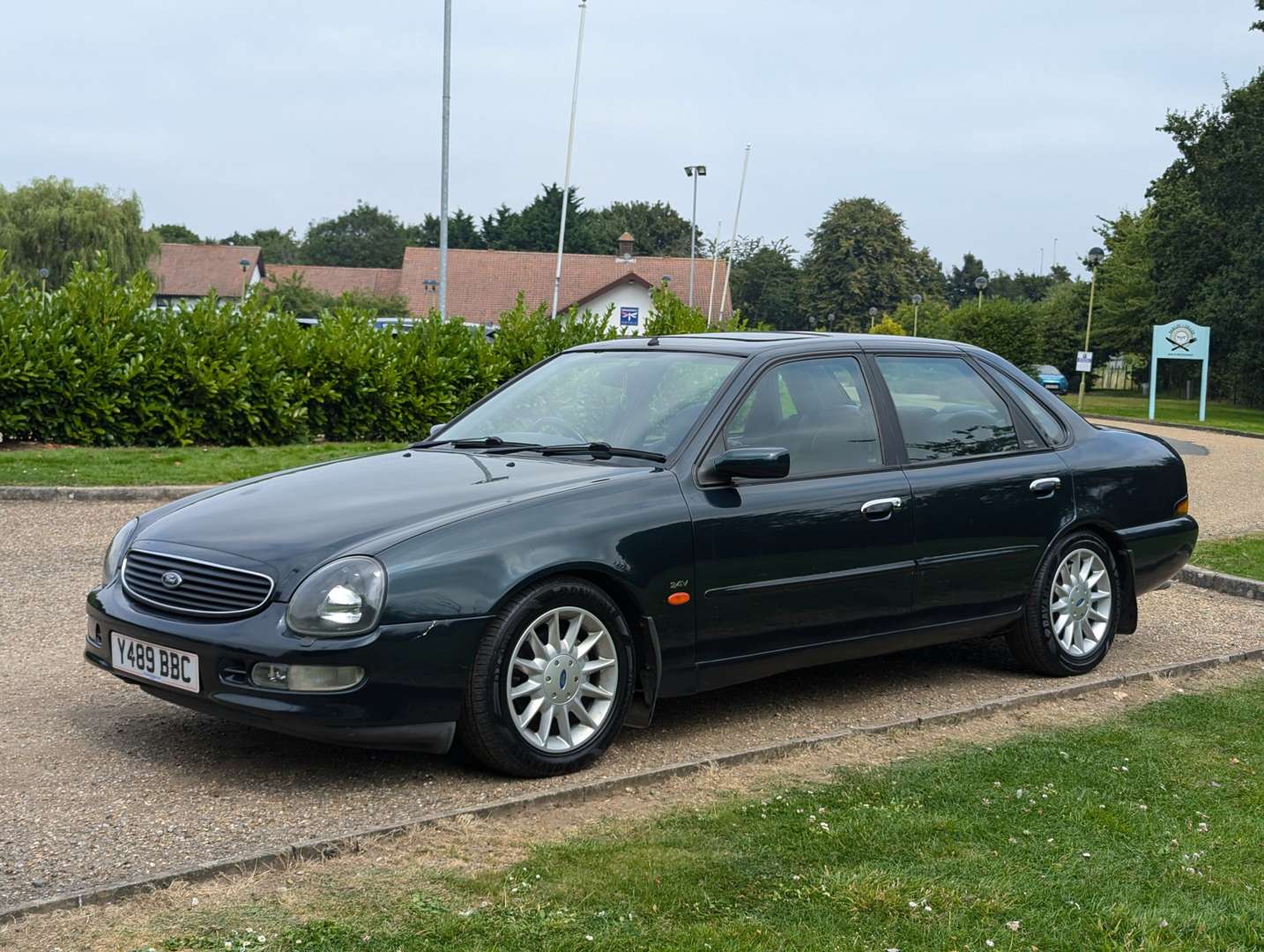 <p>2001 FORD SCORPIO ULTIMA 24V AUTO</p>