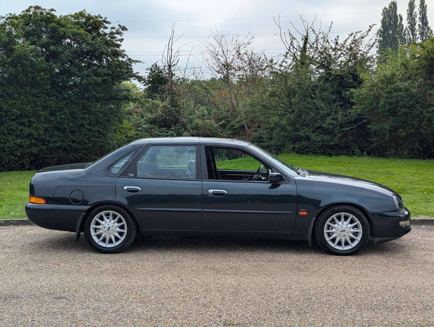 <p>2001 FORD SCORPIO ULTIMA 24V AUTO</p>