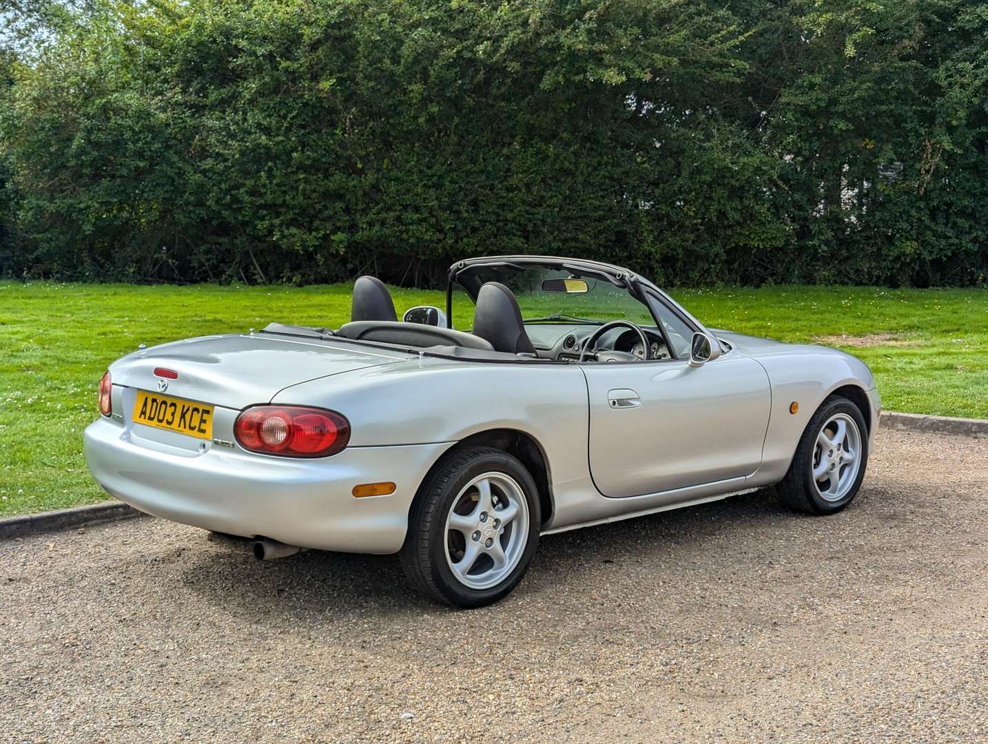 <p>2003 MAZDA MX-5 1.8I</p>