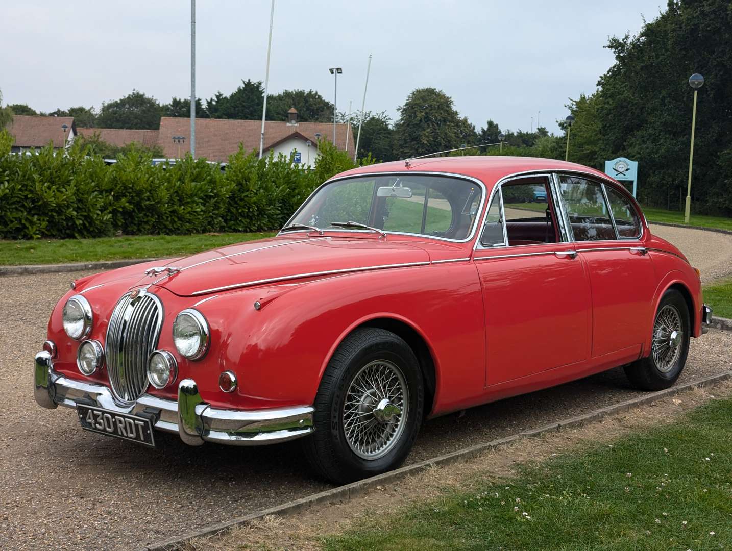 <p>1961 JAGUAR 4.2 MKII</p>