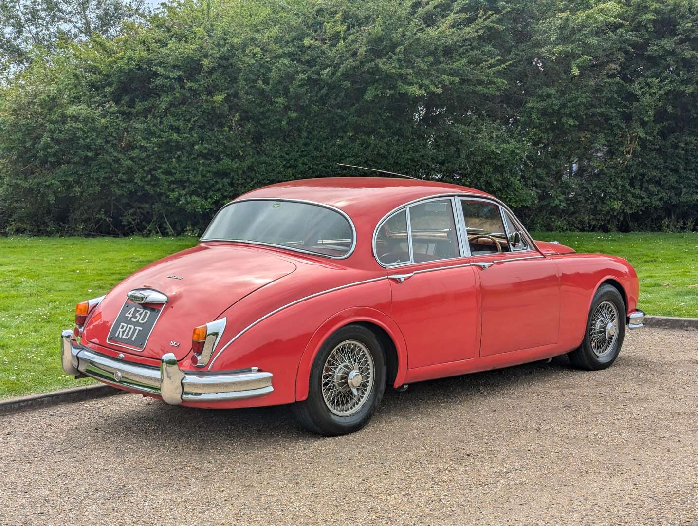 <p>1961 JAGUAR 4.2 MKII</p>