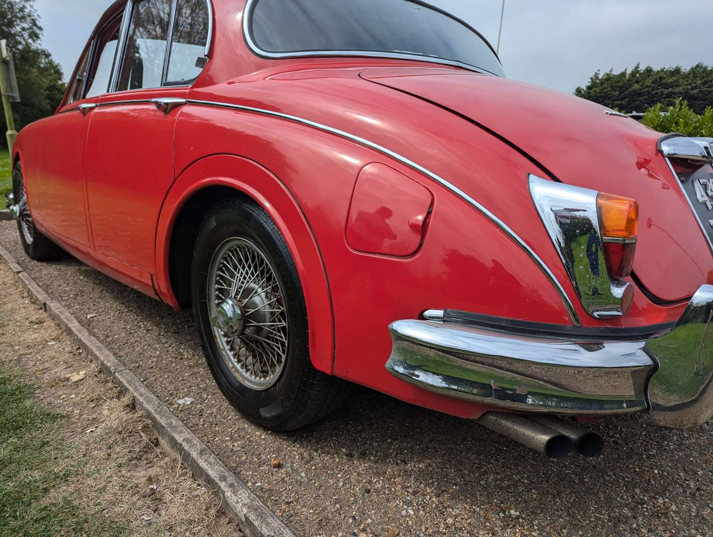 <p>1961 JAGUAR 4.2 MKII</p>