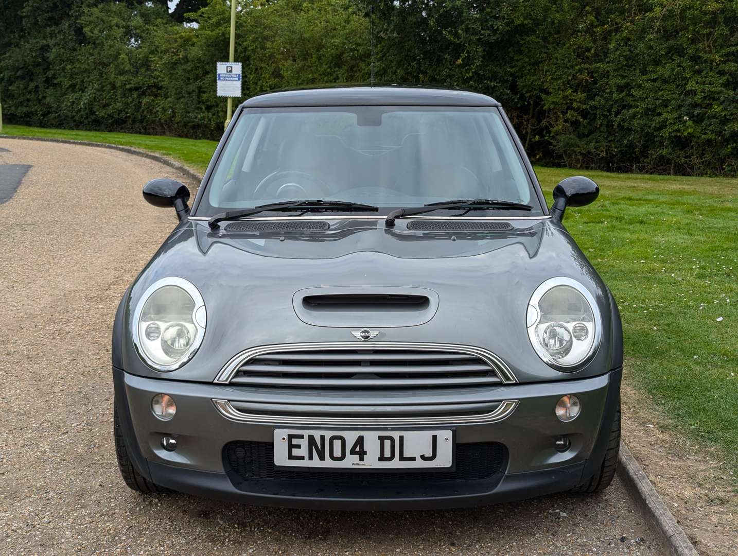 <p>2004 MINI COOPER S JCW&nbsp;</p>