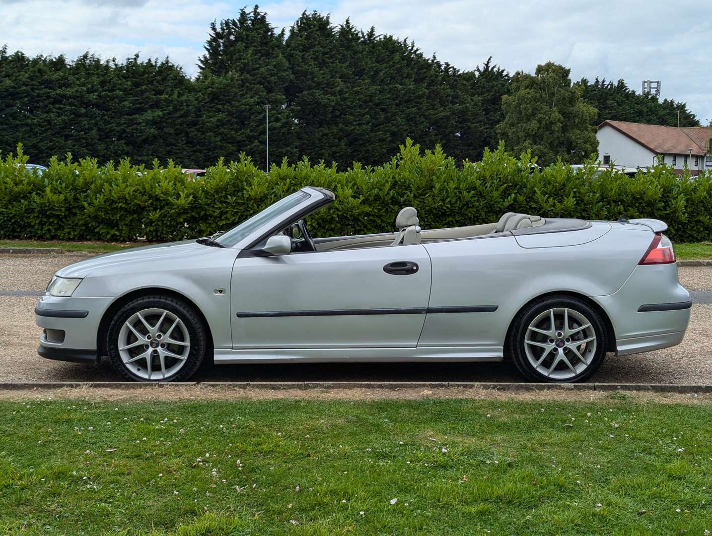 <p>2004 SAAB 9-3 AERO CONVERTIBLE&nbsp;</p>