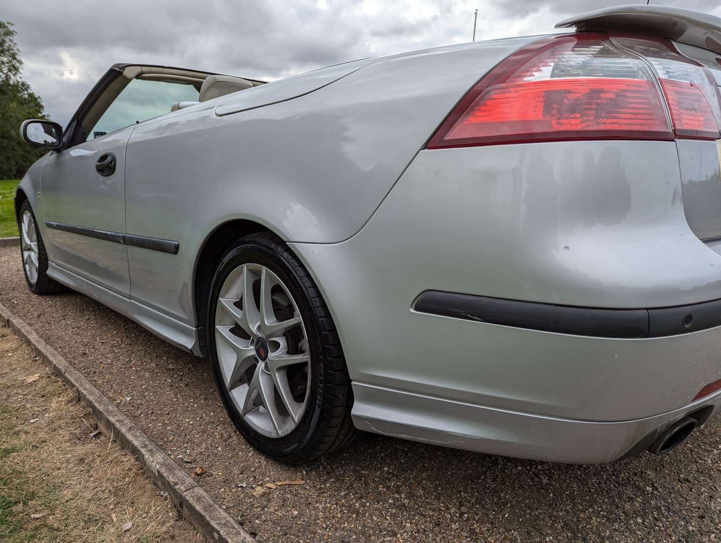 <p>2004 SAAB 9-3 AERO CONVERTIBLE&nbsp;</p>