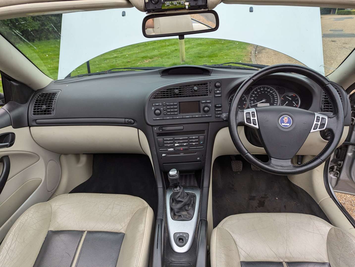 <p>2004 SAAB 9-3 AERO CONVERTIBLE&nbsp;</p>