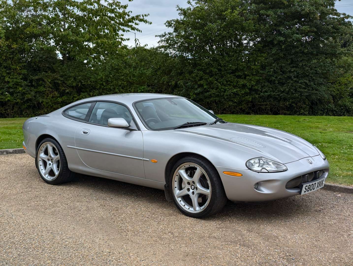 <p>2000 JAGUAR XKR 4.0 AUTO SILVERSTONE EDITION&nbsp;</p>