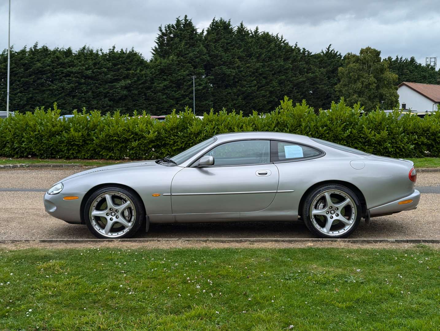 <p>2000 JAGUAR XKR 4.0 AUTO SILVERSTONE EDITION&nbsp;</p>