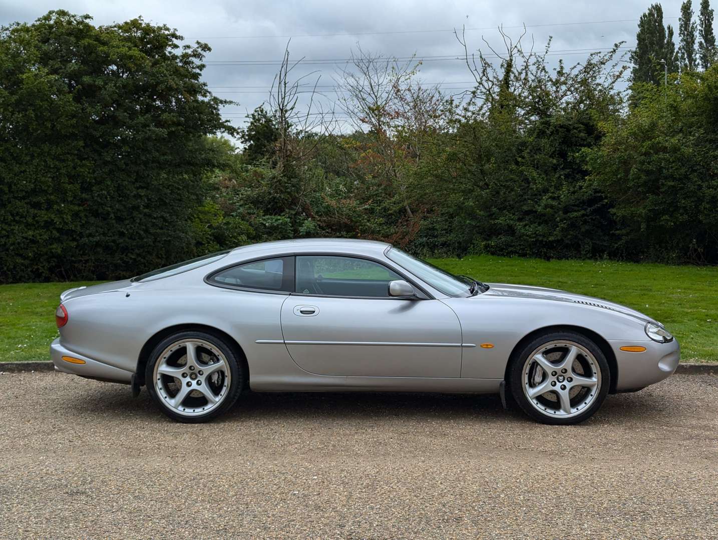 <p>2000 JAGUAR XKR 4.0 AUTO SILVERSTONE EDITION&nbsp;</p>