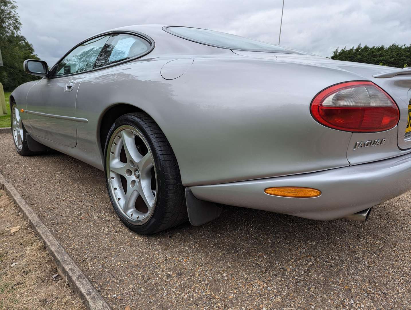 <p>2000 JAGUAR XKR 4.0 AUTO SILVERSTONE EDITION&nbsp;</p>