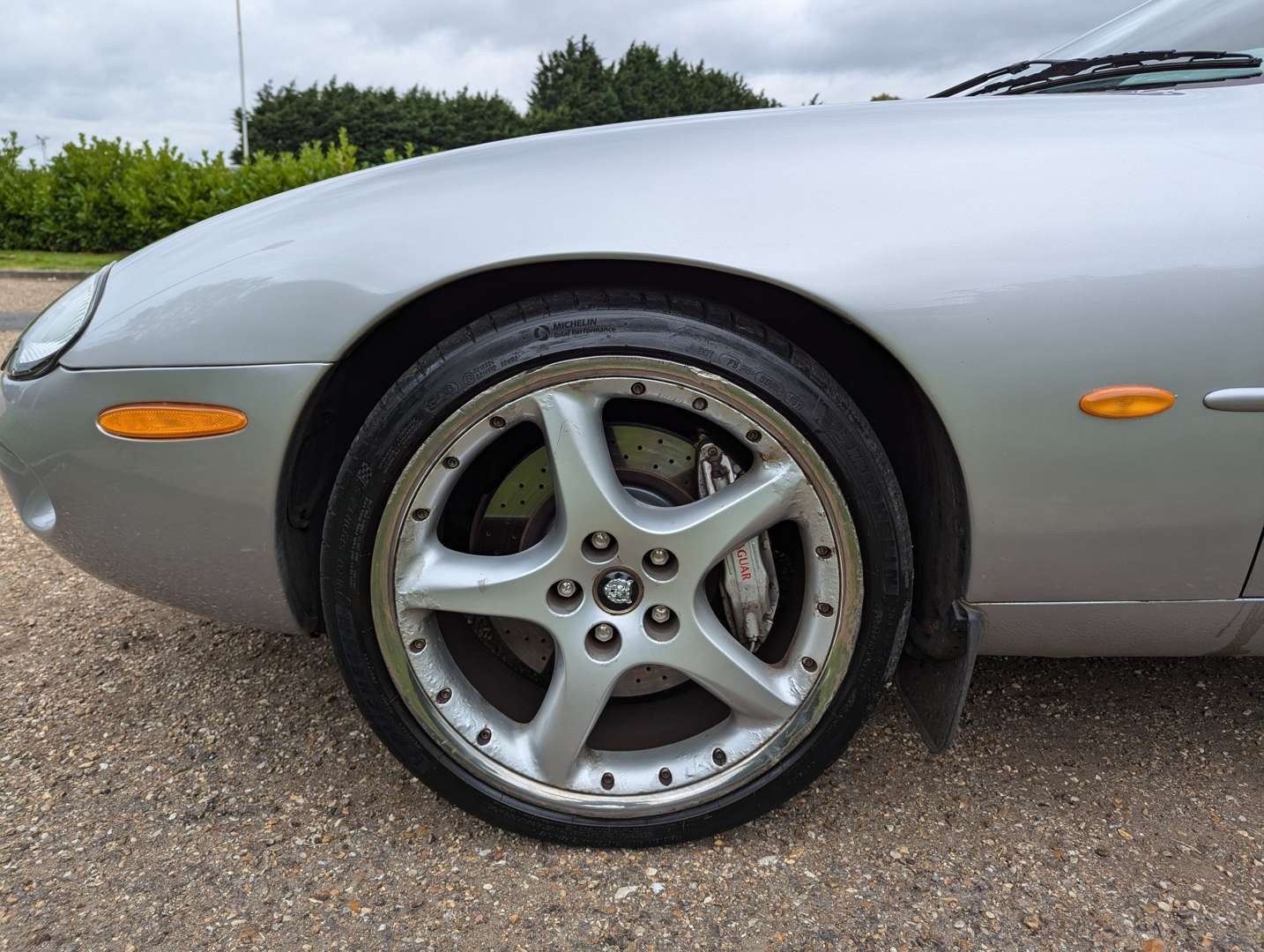 <p>2000 JAGUAR XKR 4.0 AUTO SILVERSTONE EDITION&nbsp;</p>