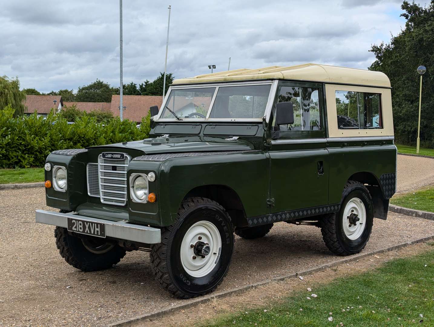 <p>1962 LAND ROVER SIIA&nbsp;</p>