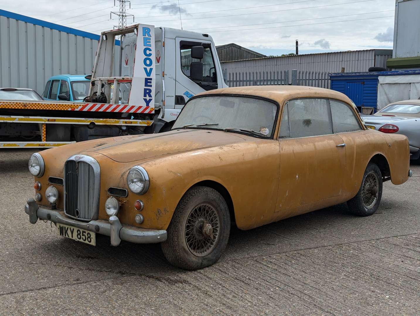 <p>1962 ALVIS TD21</p>