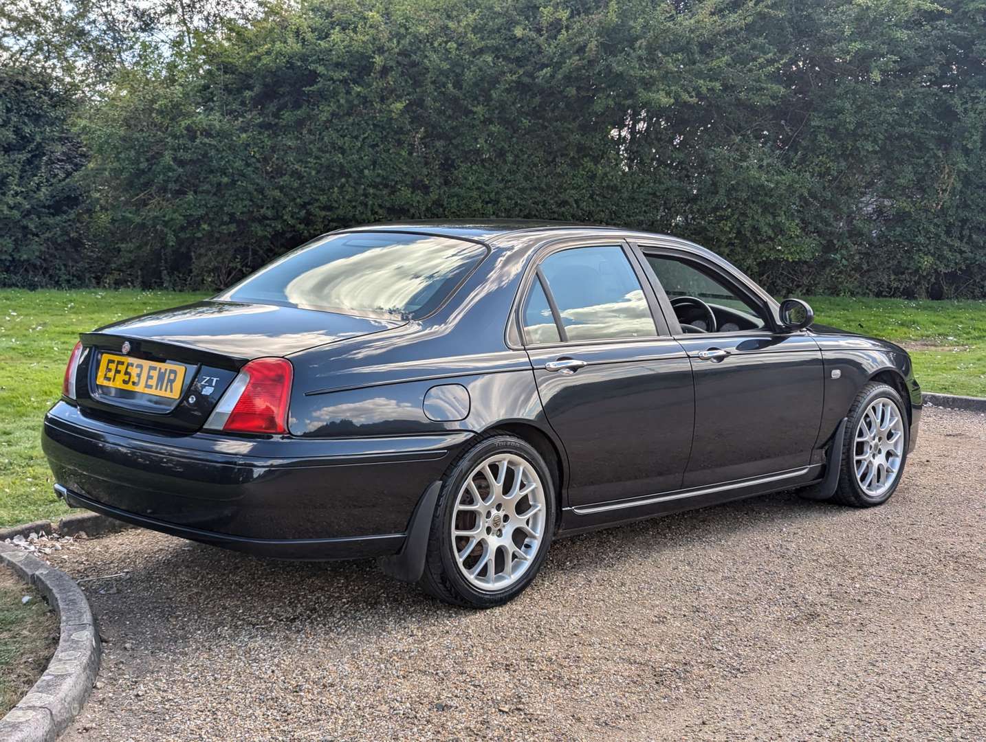 <p>2003 MG ZT+ 2.5 V6&nbsp;</p>